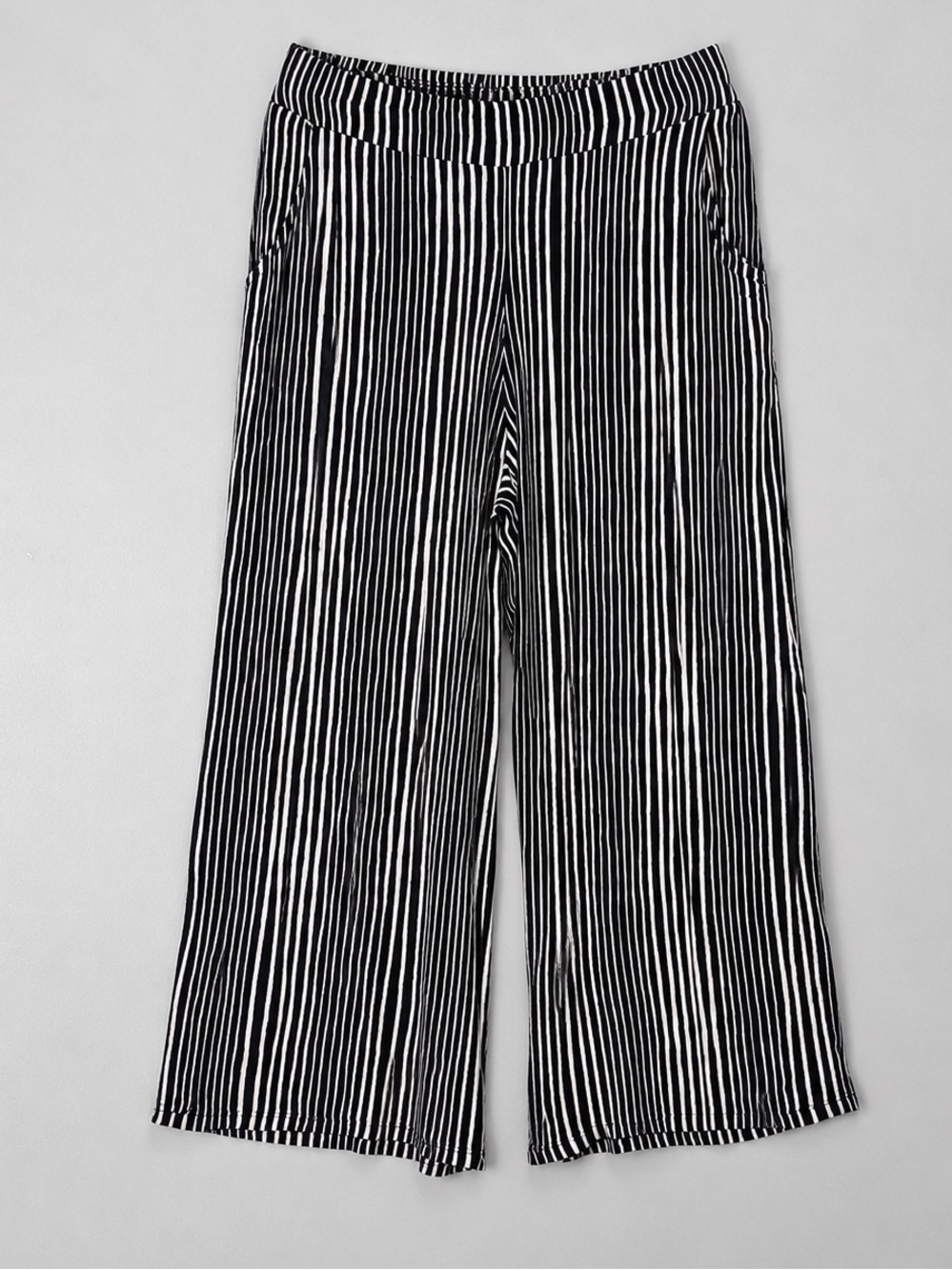Billabong Womens Wide Leg Crop Pants Size Medium Boho Beachy Coastal Fisherman